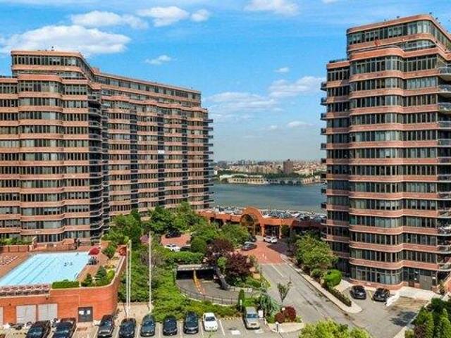 House for sale in Cliffside Park, New Jersey