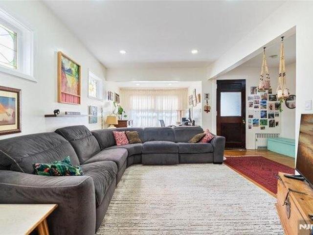 House for sale in Cliffside Park, New Jersey