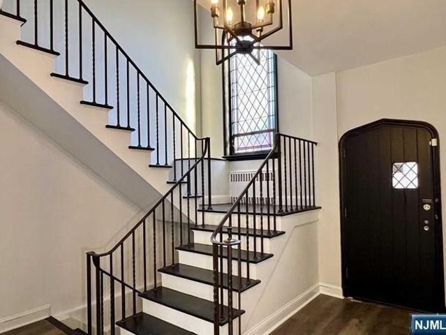 House for sale in Cliffside Park, New Jersey