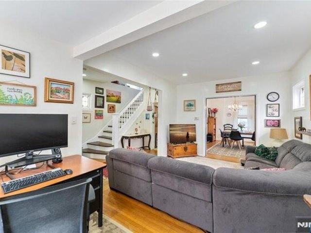 House for sale in Cliffside Park, New Jersey