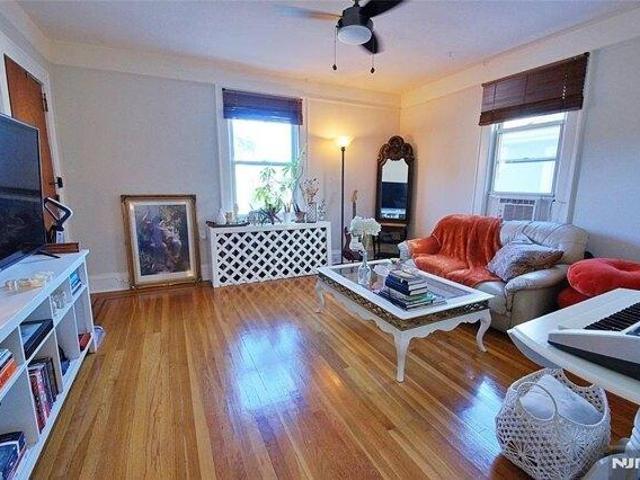 House for sale in Cliffside Park, New Jersey