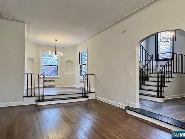 House for sale in Cliffside Park, New Jersey