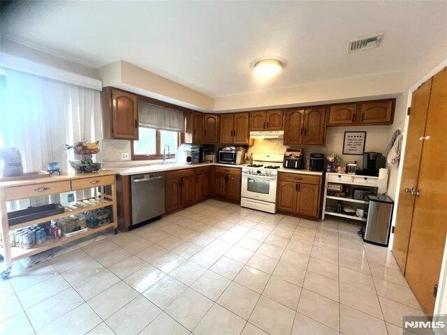 House for sale in Cliffside Park, New Jersey