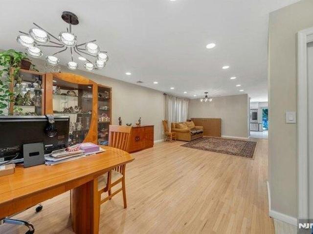 House for sale in Cliffside Park, New Jersey
