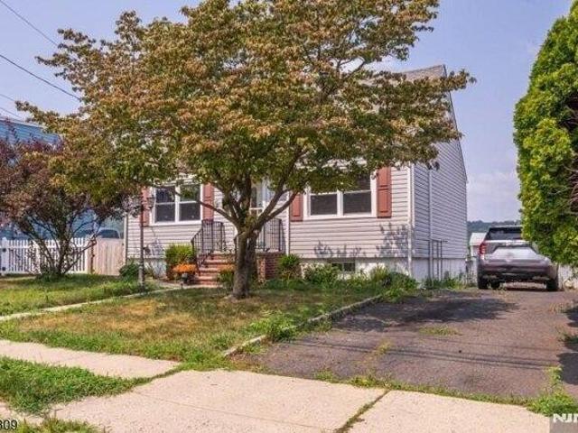 House for sale in Passaic, New Jersey
