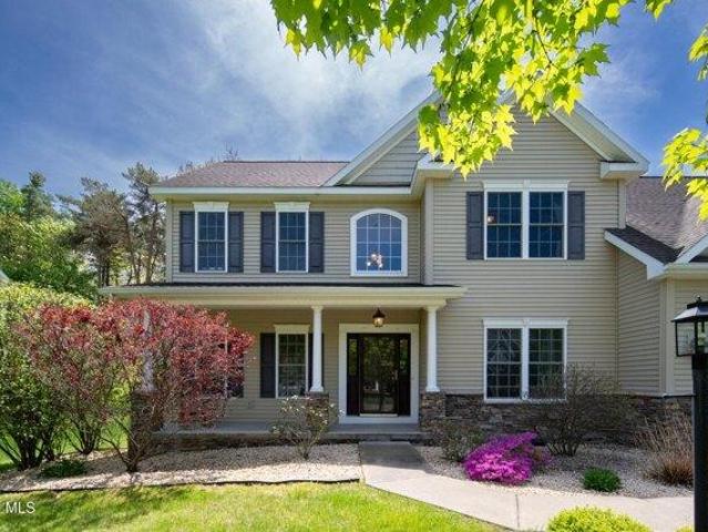 House for sale in Saratoga, New York