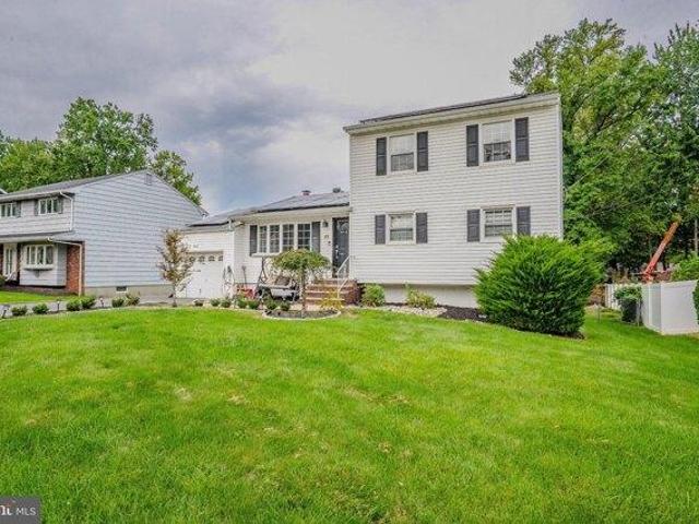 House for sale in Avenel, New Jersey