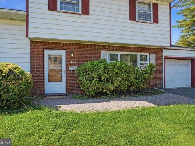 House for sale in Avenel, New Jersey