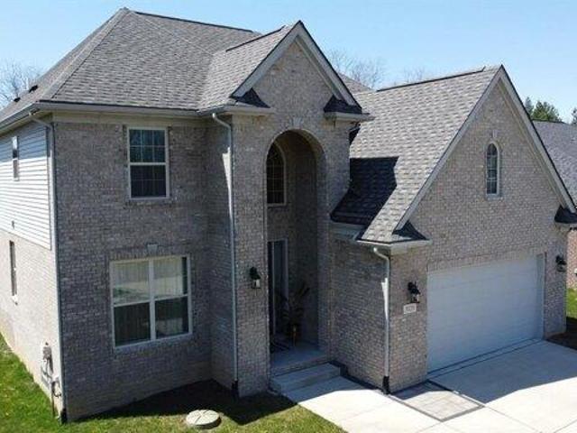 House for sale in Commerce Township