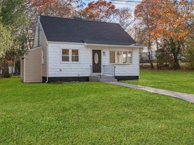 House for sale in Centereach, New York