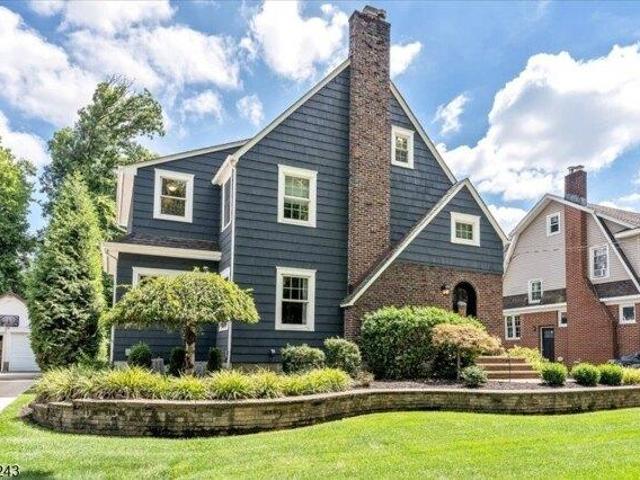 House for sale in Cranford, New Jersey