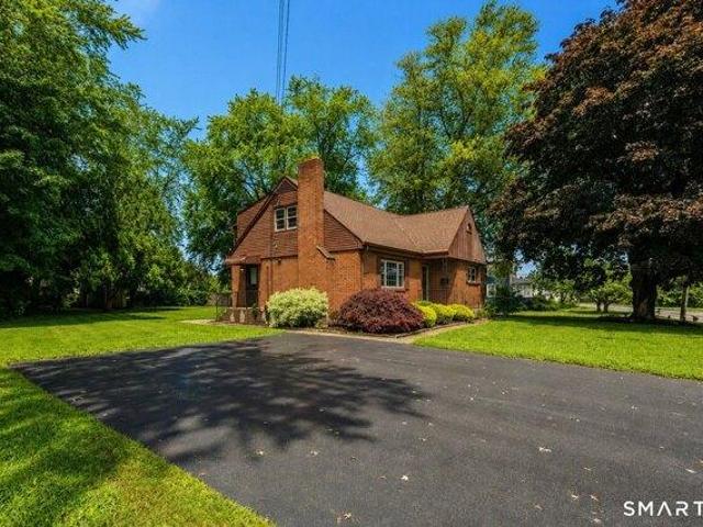 House for sale in Cromwell, Connecticut
