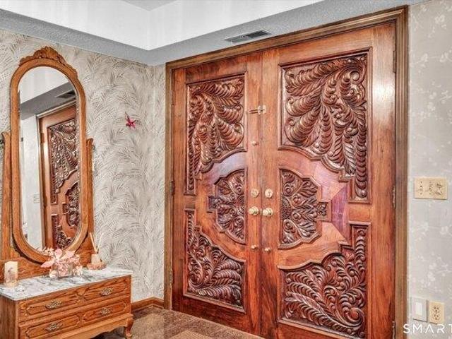 House for sale in Cromwell, Connecticut