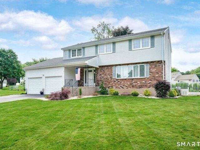 House for sale in Cromwell, Connecticut