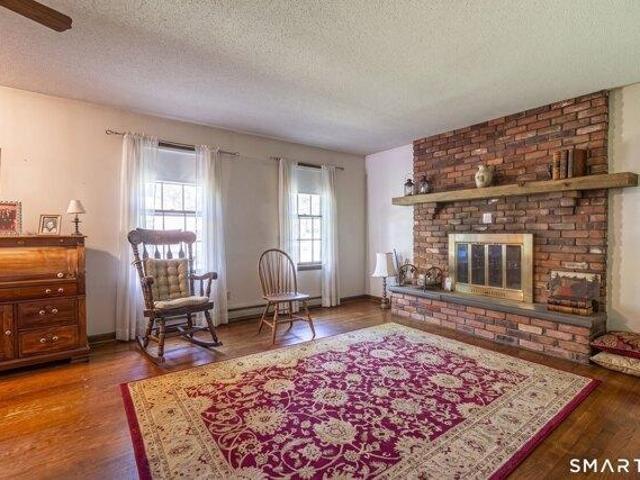 House for sale in Cromwell, Connecticut