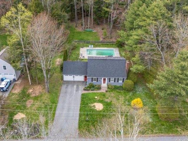 House for sale in Cumberland Center, Maine