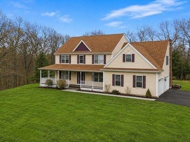 House for sale in Cumberland, Rhode Island