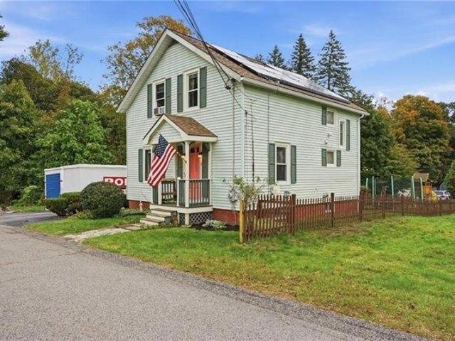 House for sale in Valley Falls, Cumberland