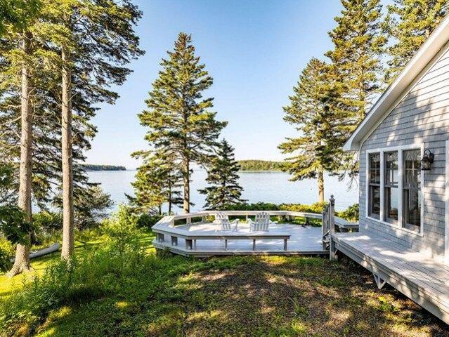 House for sale in Cushing, Maine
