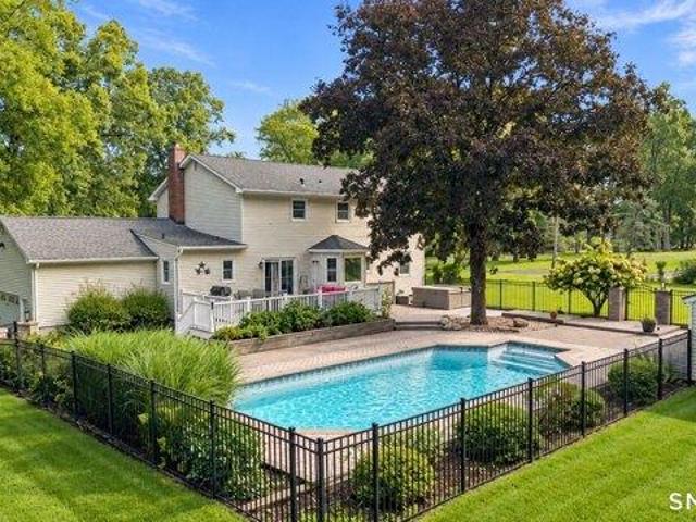 House for sale in Pond Ridge Estates, Danbury
