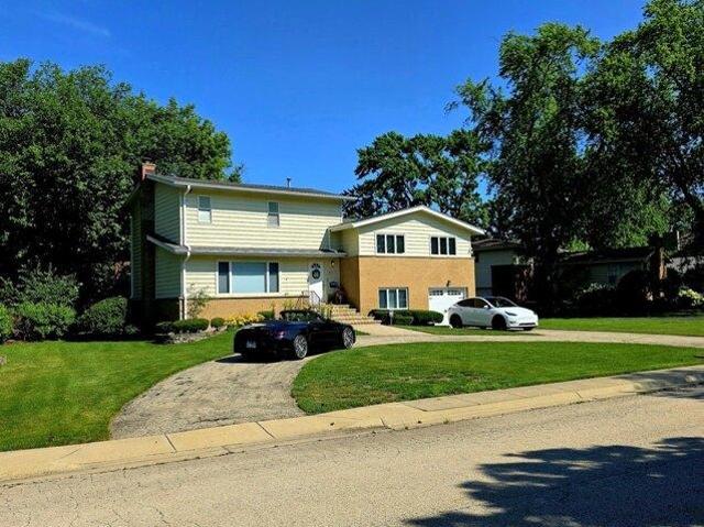 House for sale in Deerfield, Illinois