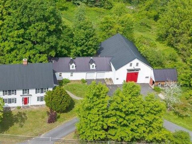 House for sale in Deerfield Center, Deerfield