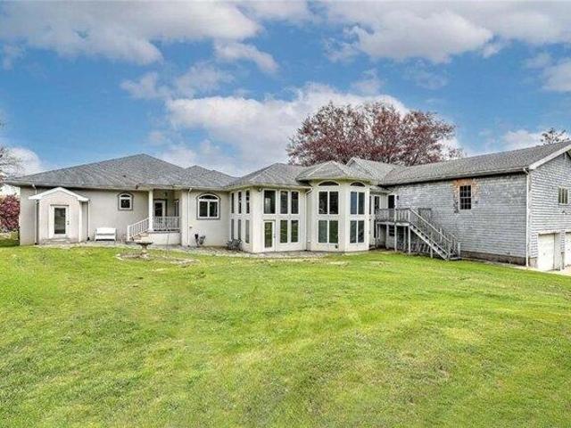 House for sale in Dighton