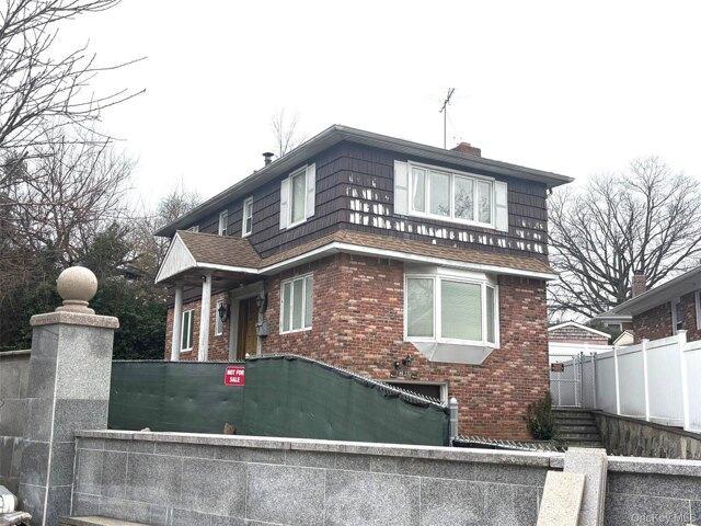 House for sale in Queens, Arverne