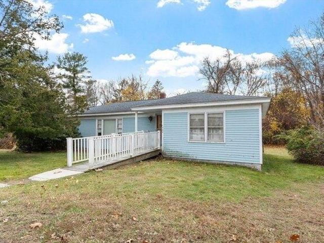 House for sale in Dracut, Massachusetts