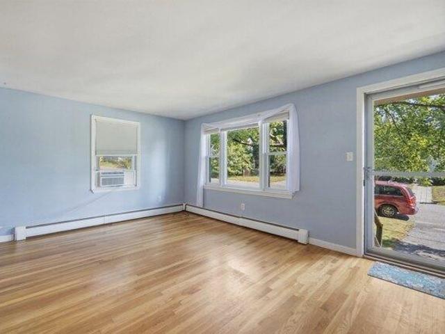 House for sale in Dracut, Middlesex County