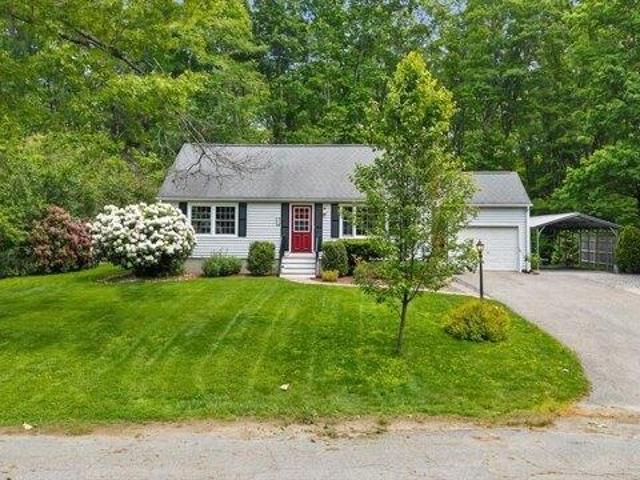 House for sale in Dudley, Massachusetts