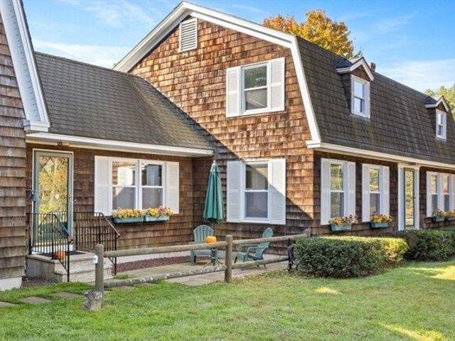 House for sale in Dunstable, Massachusetts
