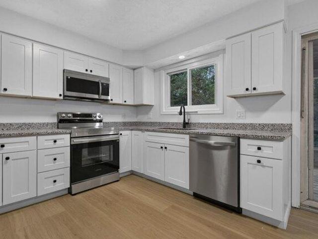 House for sale in Durham, Strafford County