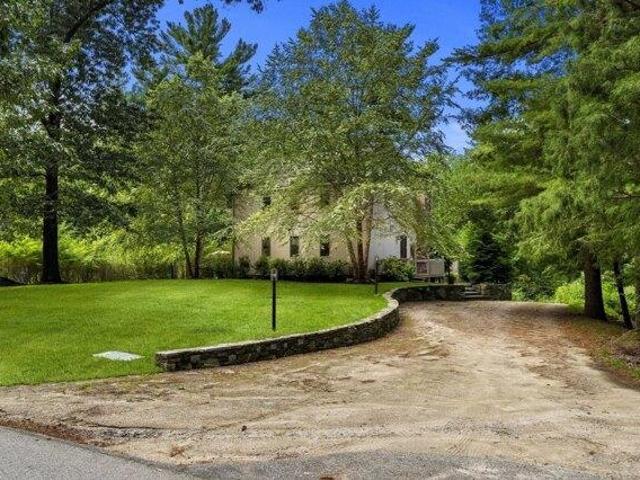 House for sale in Tree of Knowledge Corner, Duxbury
