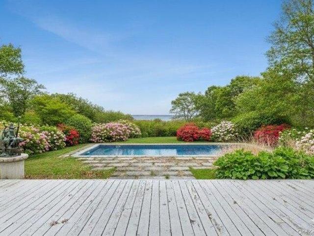 House for sale in Wainscott, New York