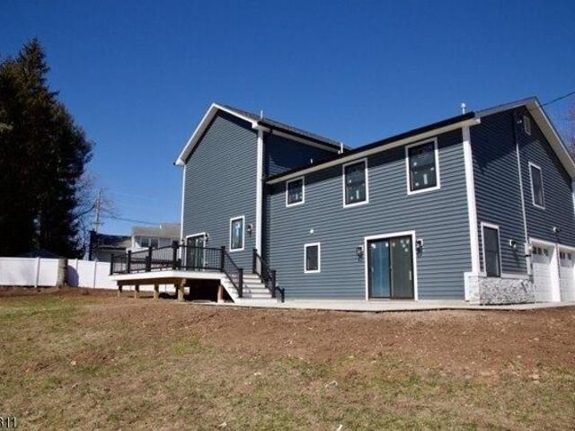House for sale in East Hanover, New Jersey