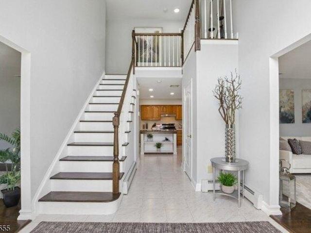 House for sale in East Hanover, New Jersey