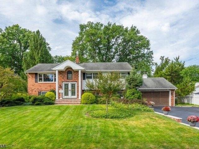 House for sale in East Hanover, New Jersey