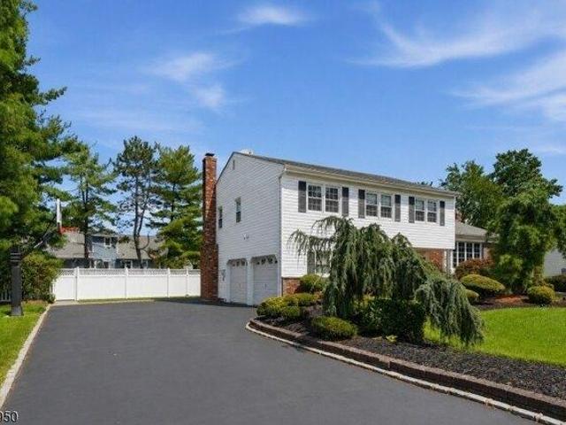 House for sale in East Hanover, New Jersey