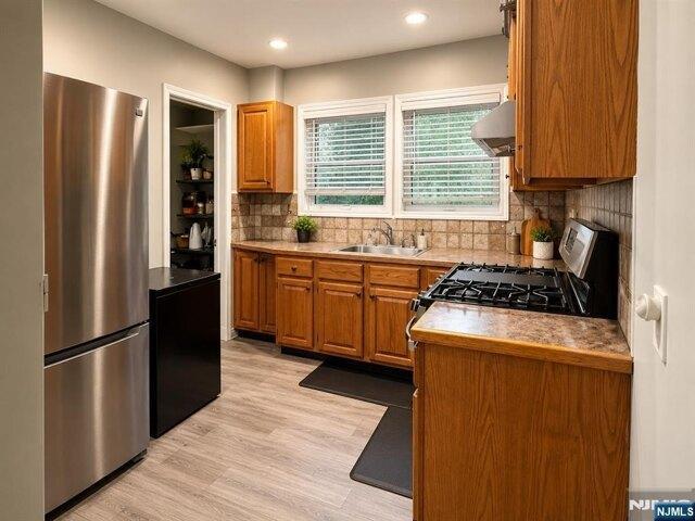 House for sale in East Orange, Essex County