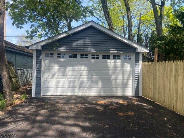 House for sale in East Orange, Essex County