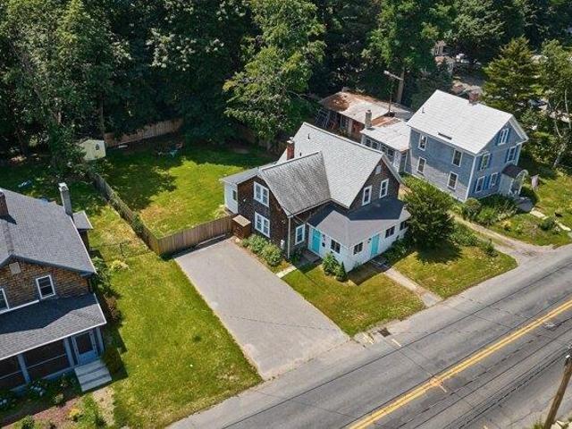 House for sale in Easthampton, Hampshire County