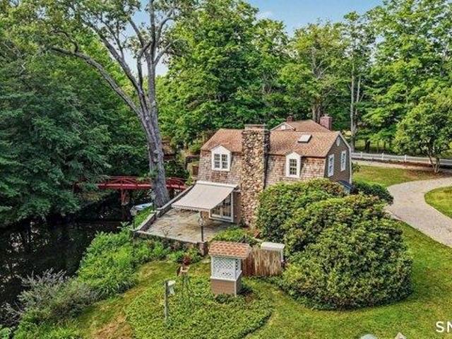 House for sale in Easton, Connecticut