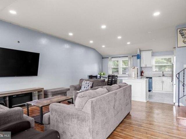 House for sale in Capitol Hill, Edgewater Park Township