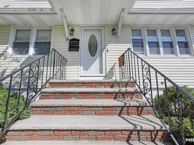 House for sale in Elmwood Park, New Jersey