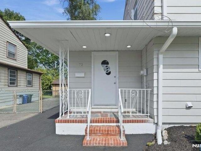 House for sale in Elmwood Park, New Jersey