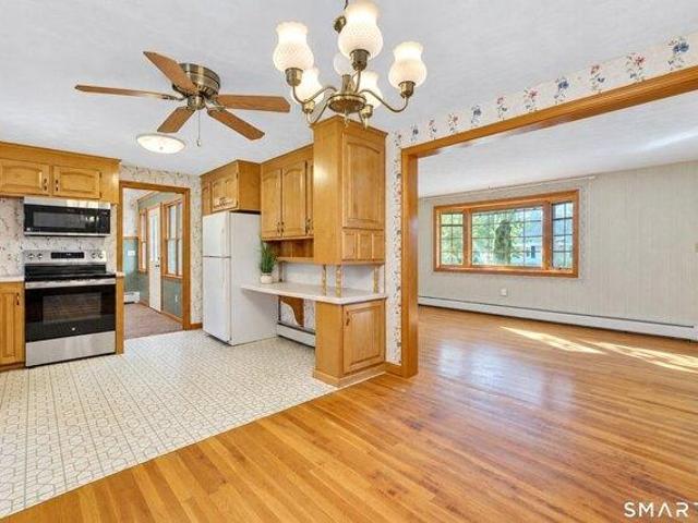 House for sale in Hazardville, Enfield