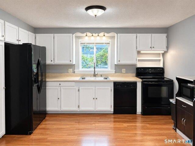 House for sale in Hazardville, Enfield