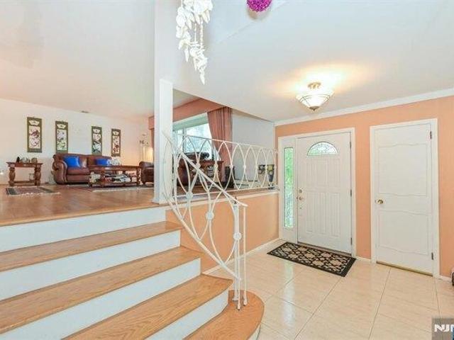 House for sale in Englewood Cliffs