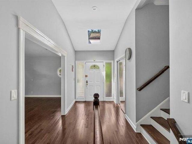 House for sale in Englewood Cliffs, New Jersey